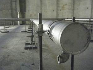 An elbow to accommodate a Wide Band diffuser